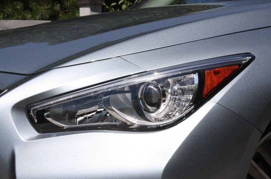  Infiniti Q50 2014 года  (фото 36 из 52)